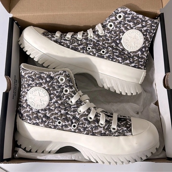 NWT CONVERSE Chuck Taylor All Star Lugged 2.0 Jacquard in Sand Dune Sz. 6 W / 4M - Picture 9 of 13